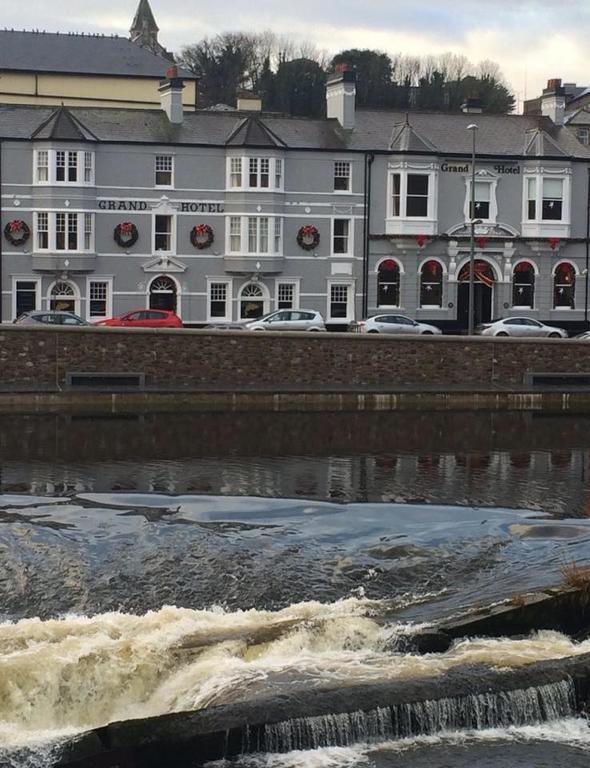 Grand Hotel Fermoy Buitenkant foto